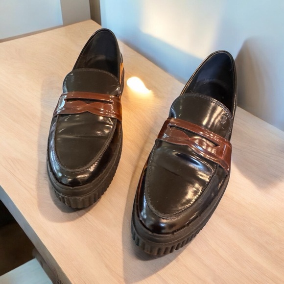 Tod’s Black and Maroon Chunky Sole Loafers - Picture 2 of 8